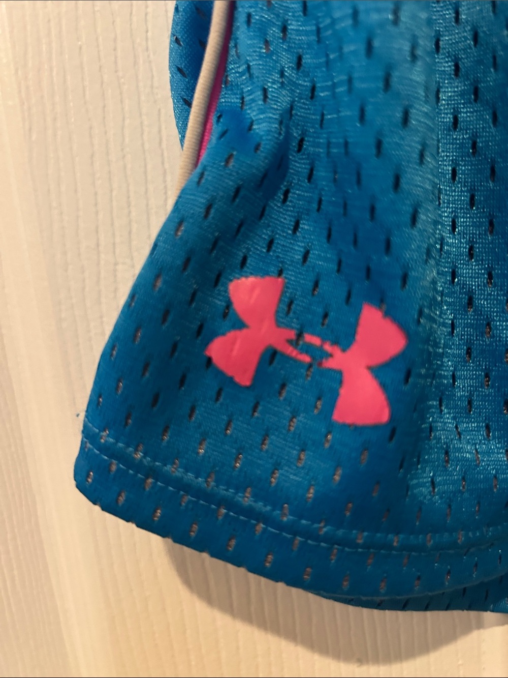 Preloved, Under Armour, Girls, Loose Fit Heatgear Mesh Shorts, Side Trim - Picture 6 of 6